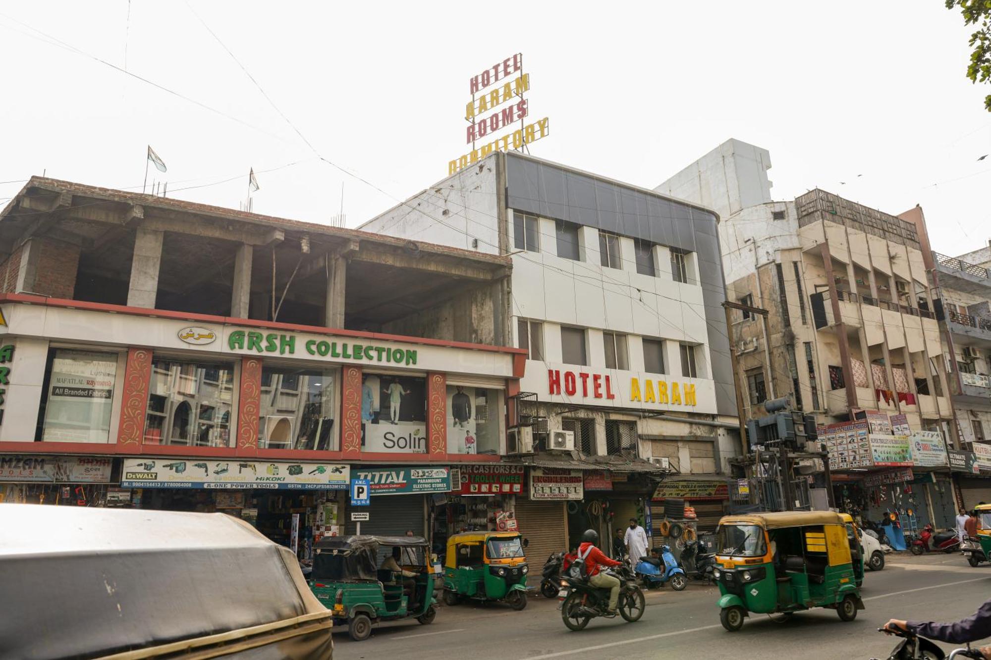 Hotel Aaram Kalupur アーメダバード エクステリア 写真