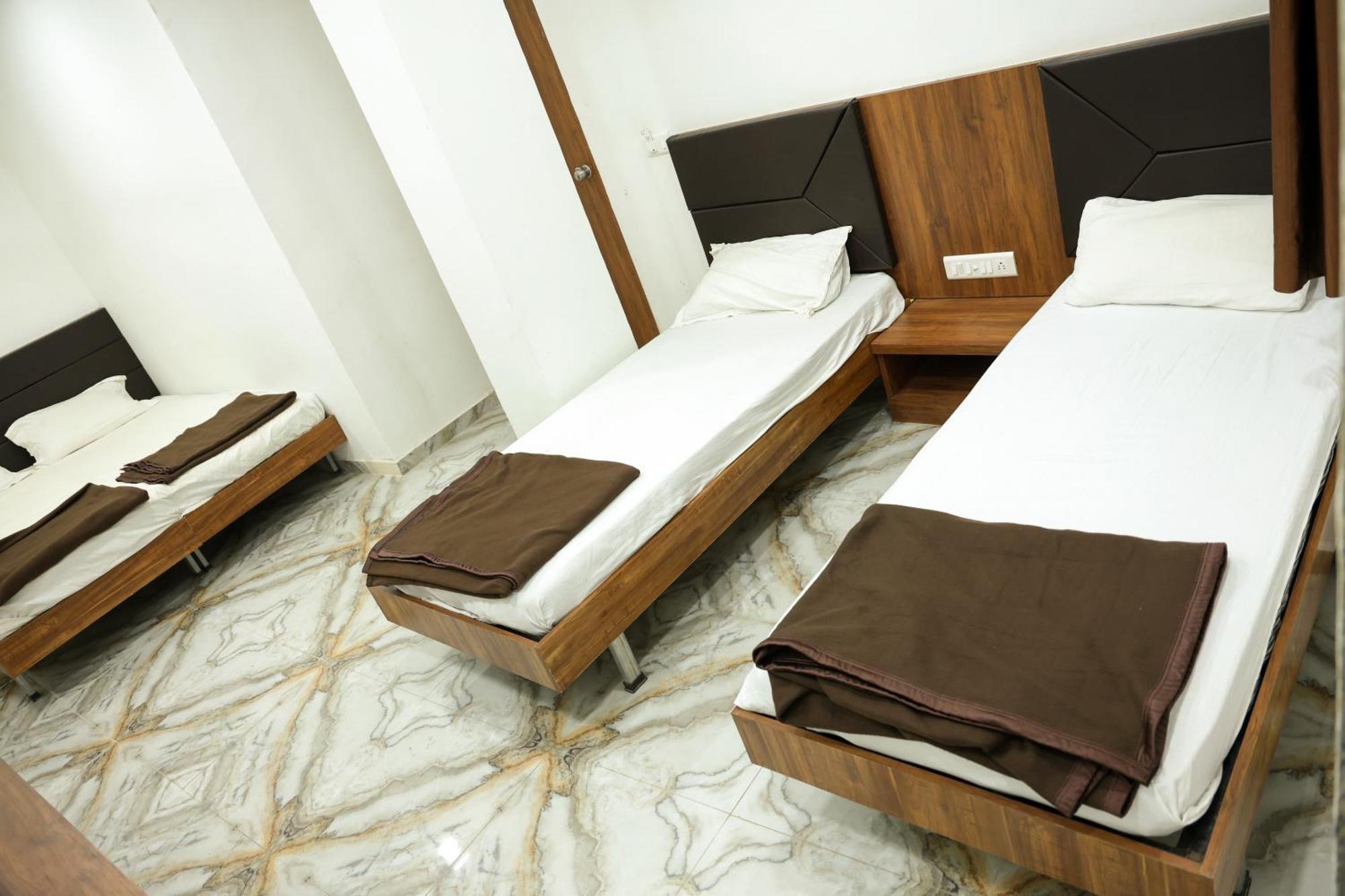 Hotel Aaram Kalupur アーメダバード エクステリア 写真