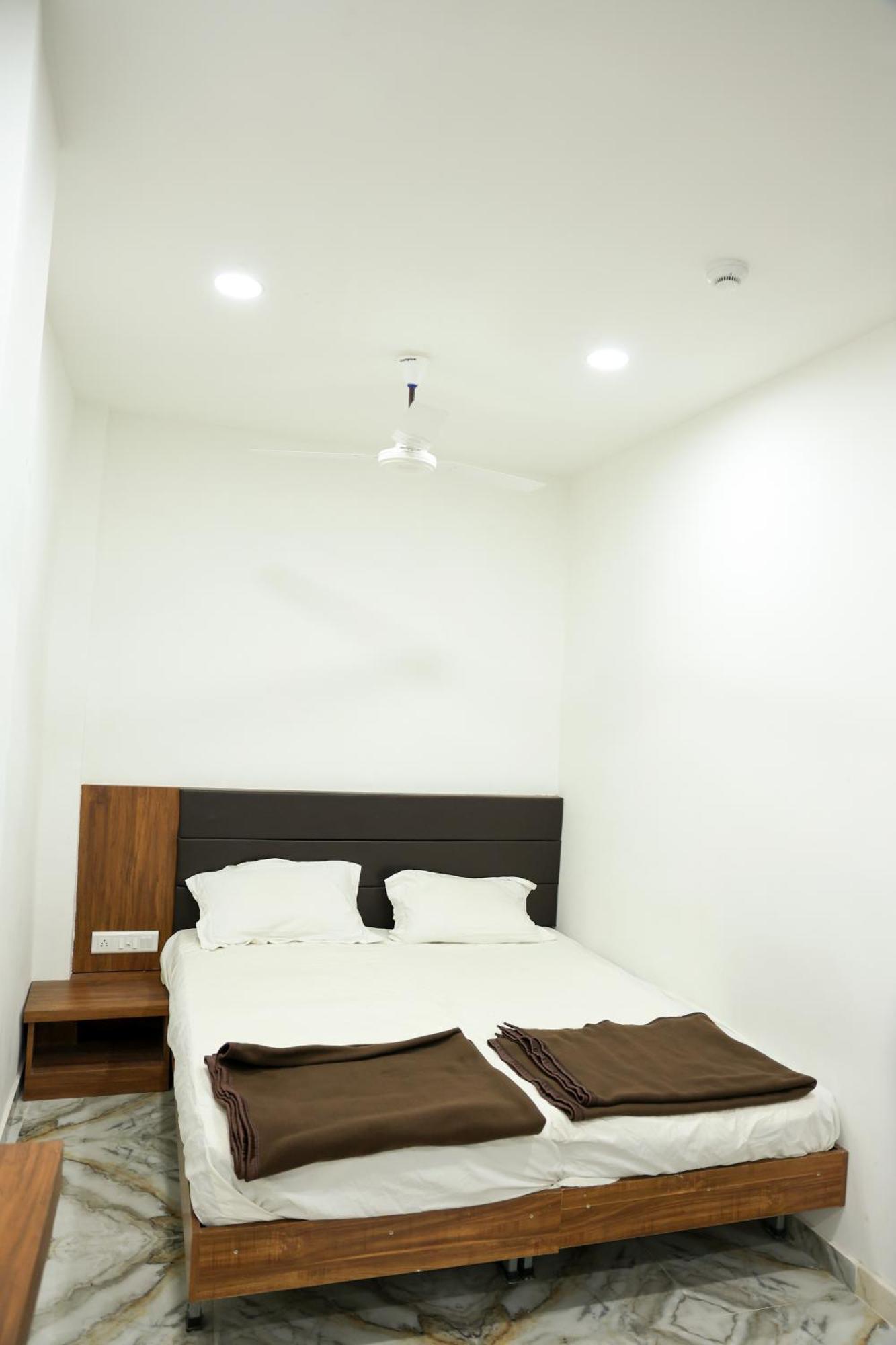 Hotel Aaram Kalupur アーメダバード エクステリア 写真